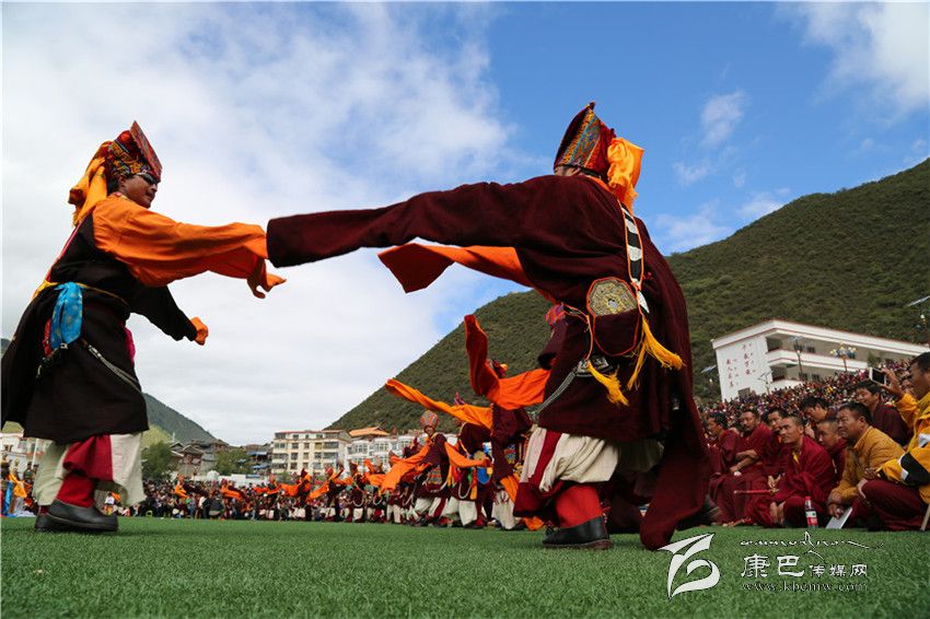 白玉鍋莊(康巴傳媒網(wǎng)首屆紀(jì)實攝影大賽)